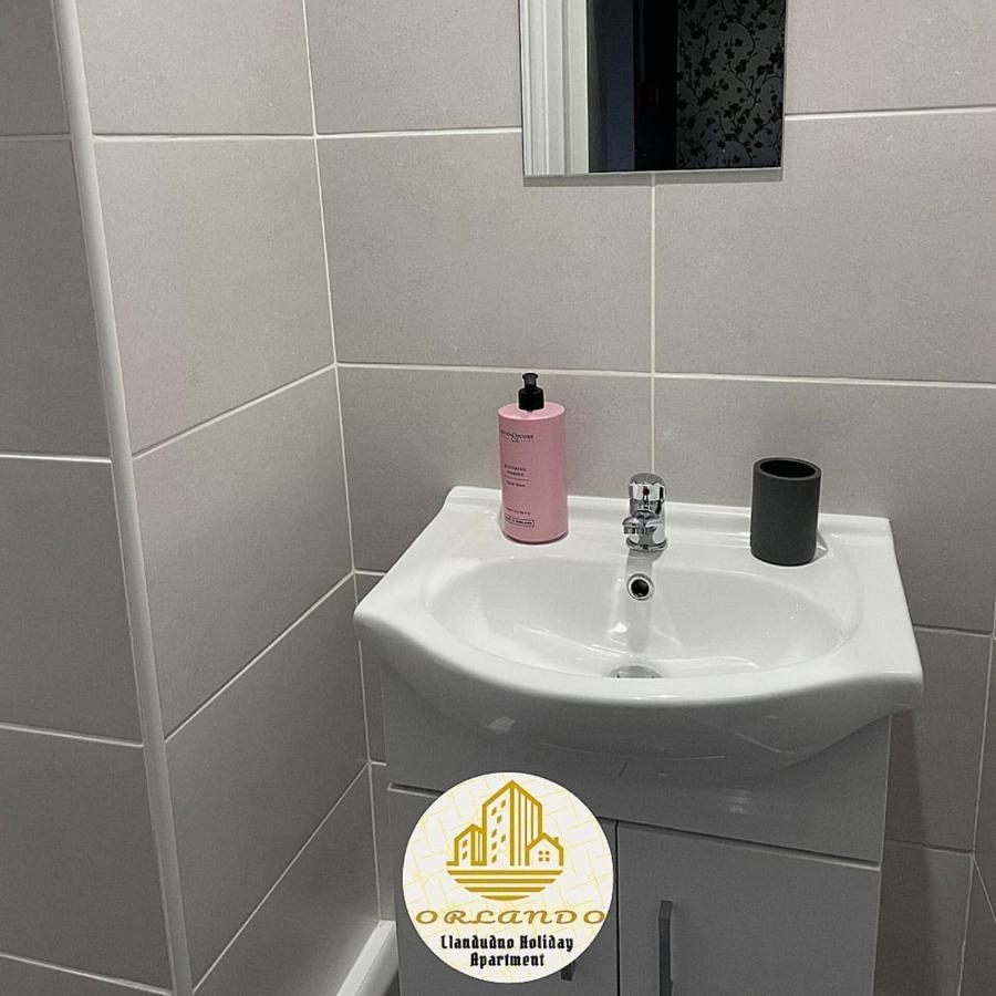 חלנדודנו Orlando Llandundo Apartment מראה חיצוני תמונה